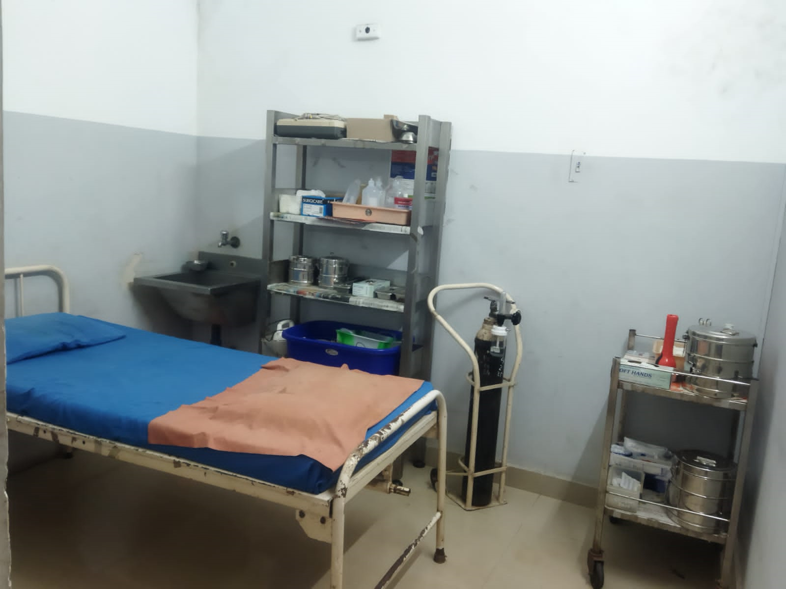Sanjiv Hospital (24 Hours) is a Hospital in Thirumullaivoyal, Chennai.